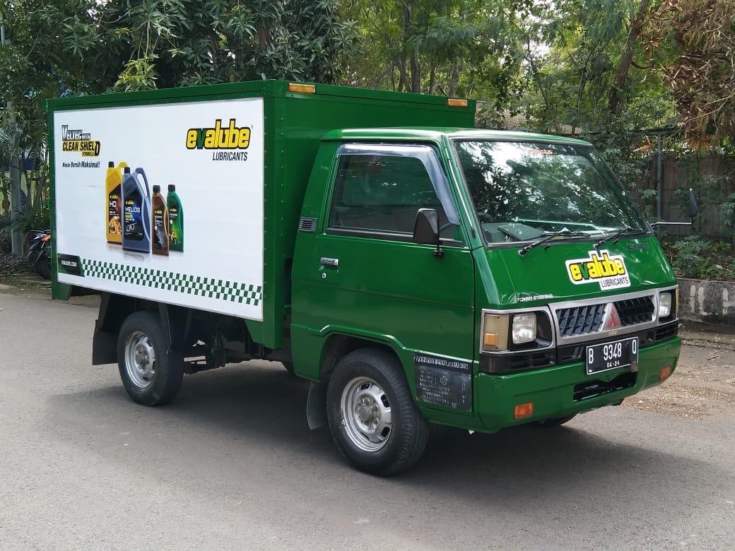 Car branding truk Evalube