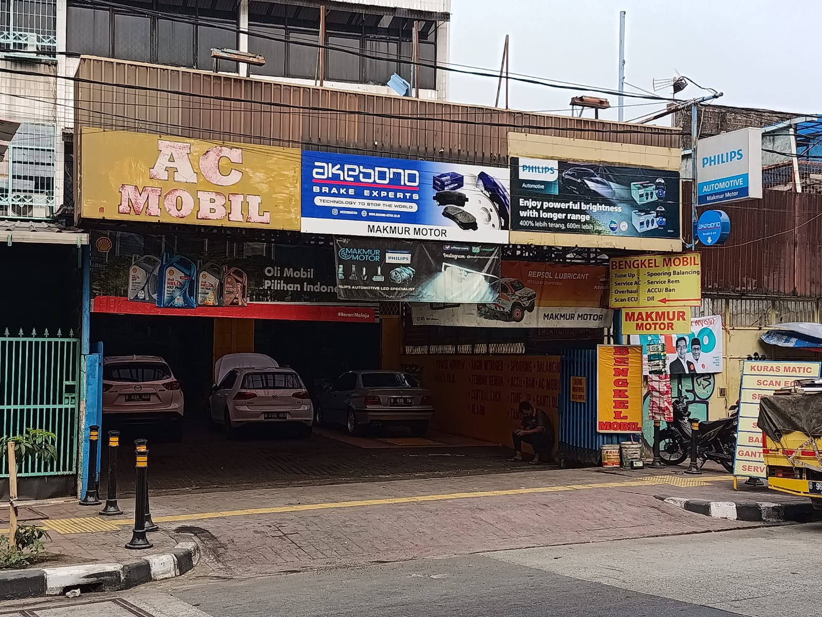Shop sign Akebono Makmur Motor